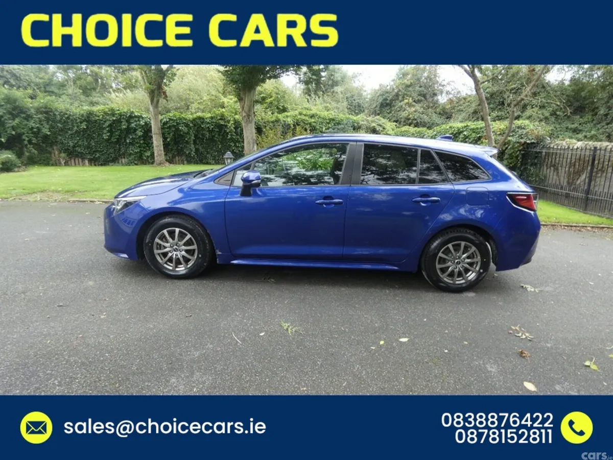Toyota Corolla Estate, Petrol Hybrid, 2021, Blue