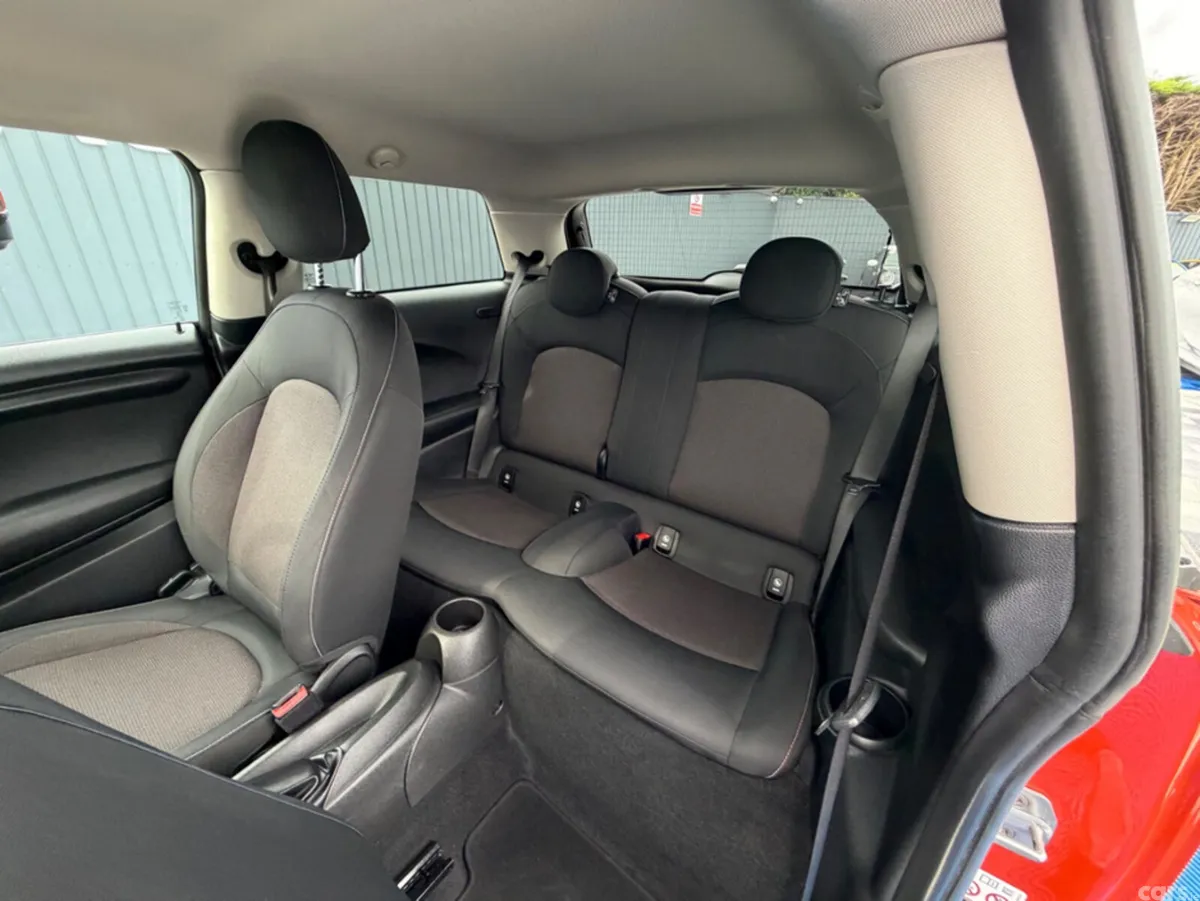 Mini Cooper Hatchback, Diesel, 2018, Orange
