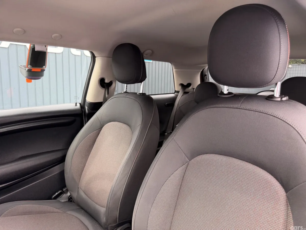 Mini Cooper Hatchback, Diesel, 2018, Orange