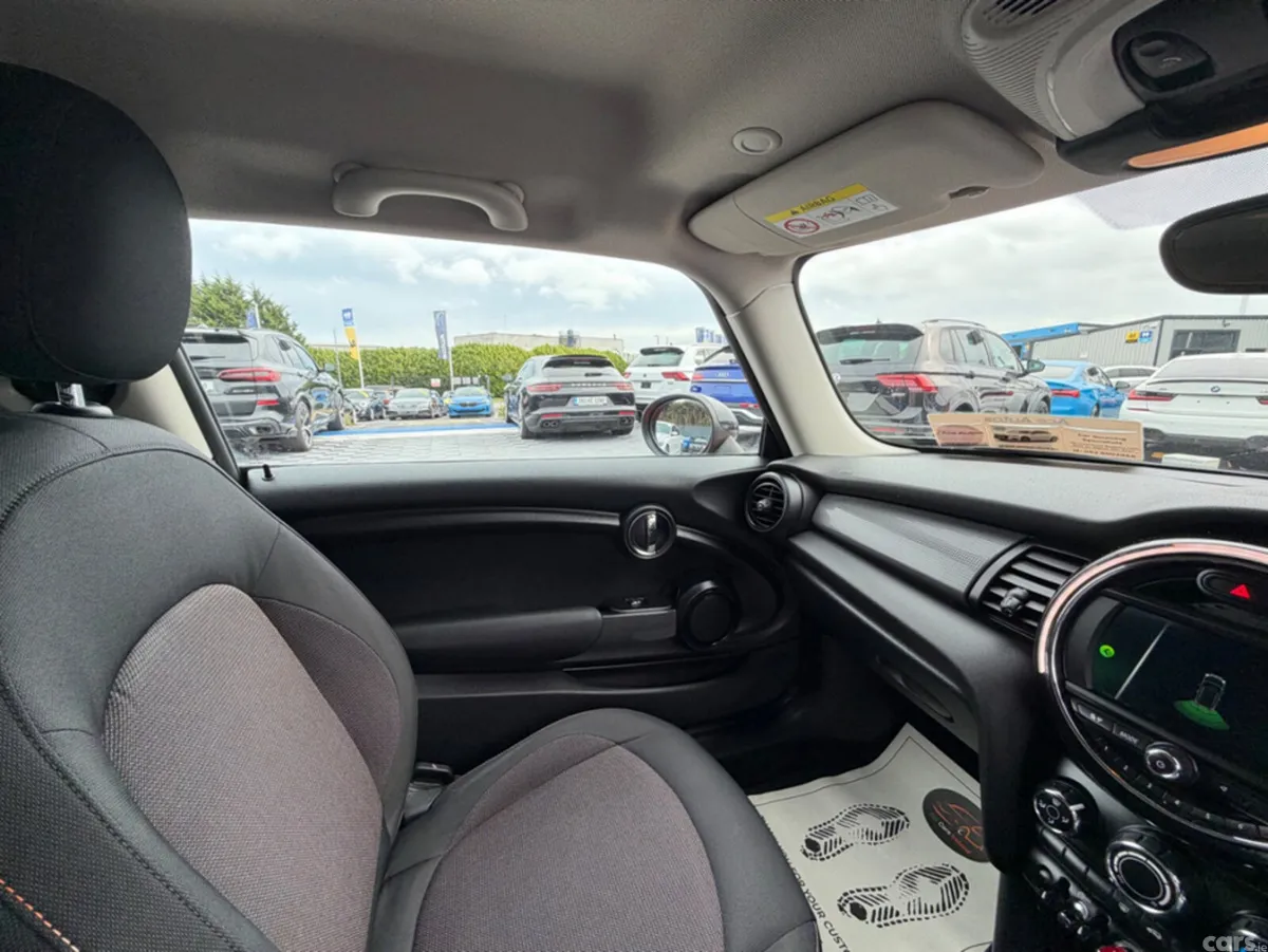 Mini Cooper Hatchback, Diesel, 2018, Orange
