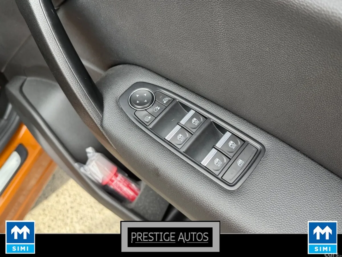 Renault Captur Hatchback, Petrol, 2021, Orange