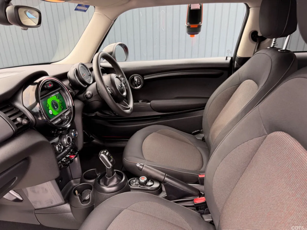 Mini Cooper Hatchback, Diesel, 2018, Orange