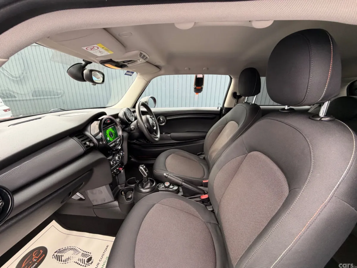 Mini Cooper Hatchback, Diesel, 2018, Orange