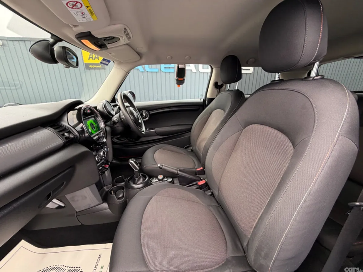 Mini Cooper Hatchback, Diesel, 2018, Orange