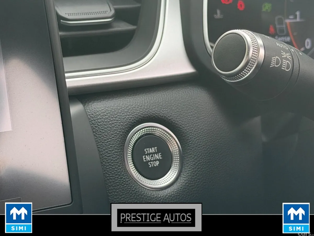 Renault Captur Hatchback, Petrol, 2021, Orange