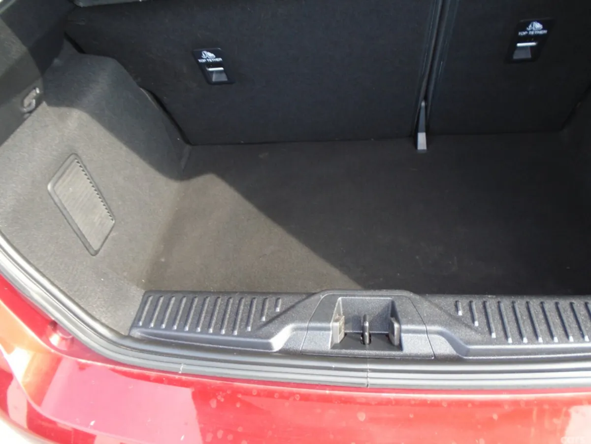 Ford Fiesta Hatchback, Petrol, 2021, Red