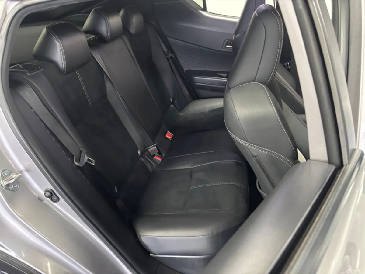 Toyota C-HR SUV, Petrol Hybrid, 2020, Silver