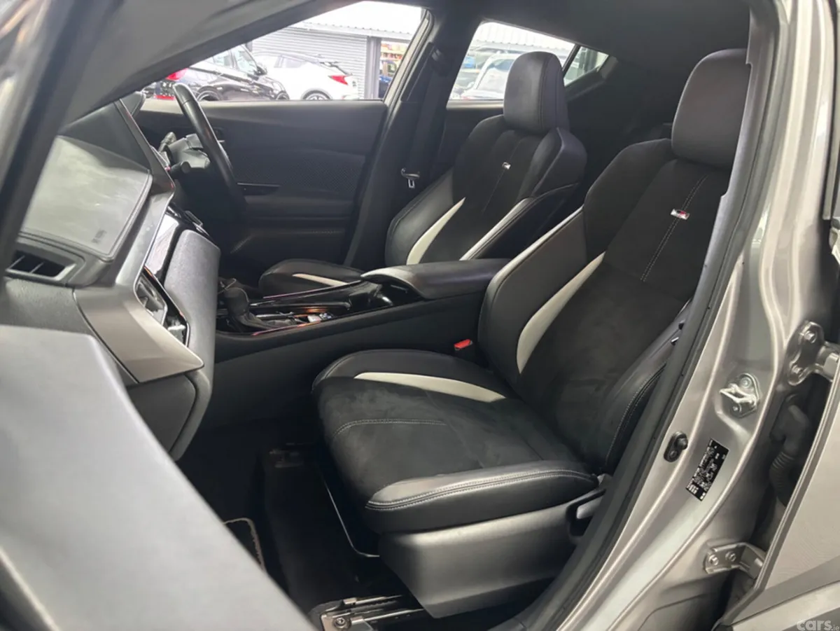 Toyota C-HR SUV, Petrol Hybrid, 2020, Silver