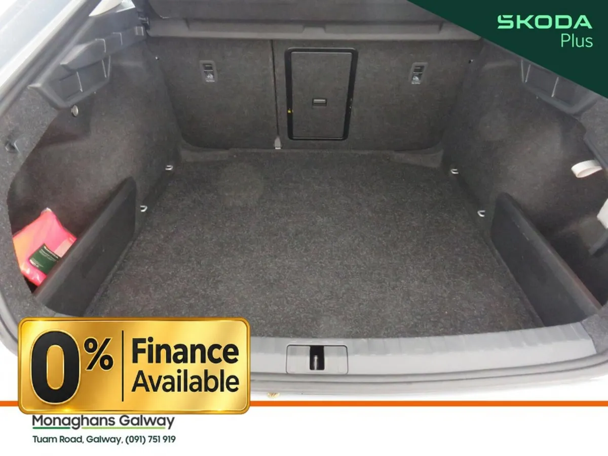 Skoda Octavia Hatchback, Diesel, 2024, Grey
