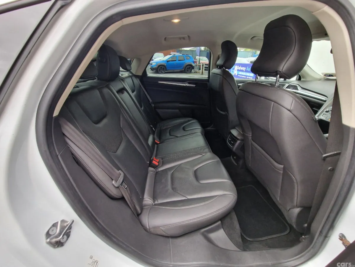 Ford Mondeo Hatchback, Diesel, 2017, White