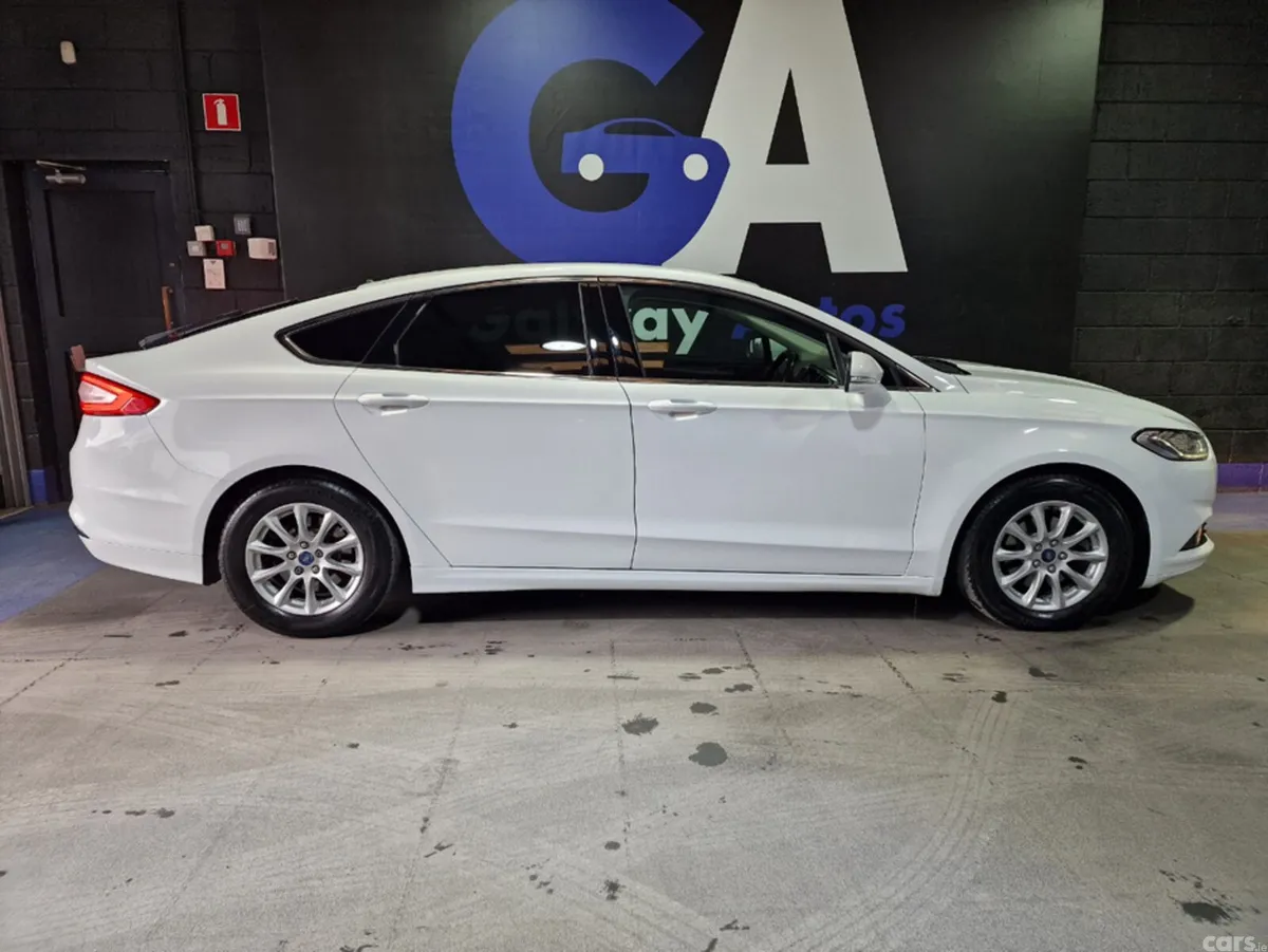 Ford Mondeo Hatchback, Diesel, 2017, White