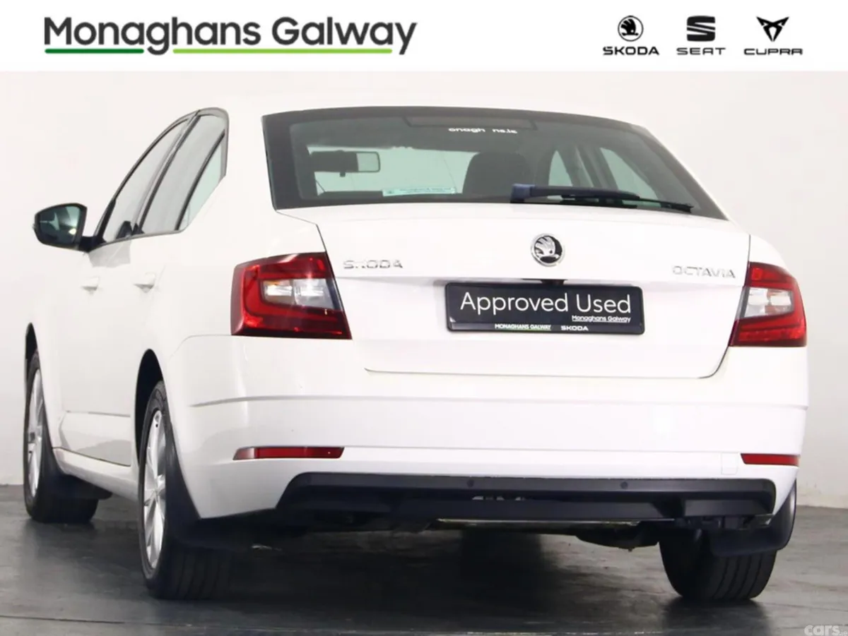 Skoda Octavia Hatchback, Diesel, 2019, White