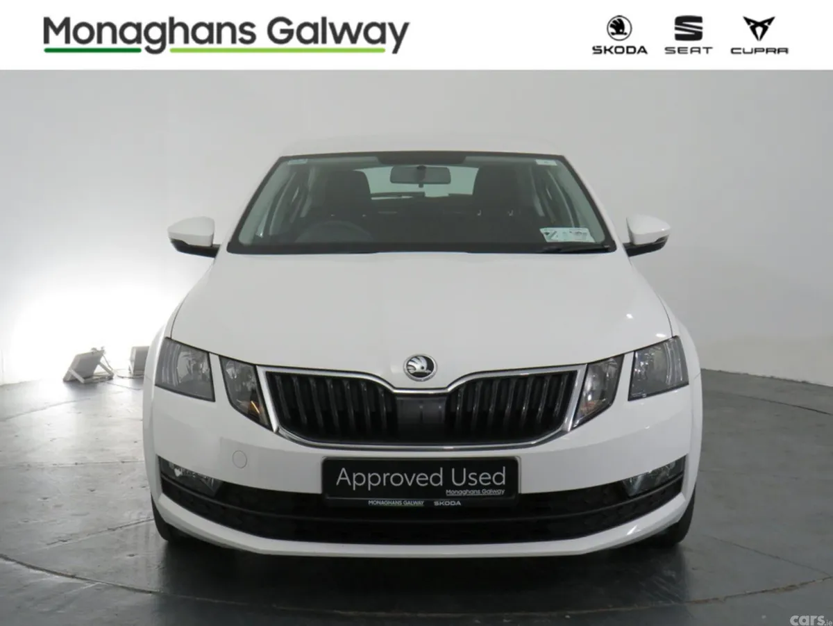 Skoda Octavia Hatchback, Diesel, 2019, White
