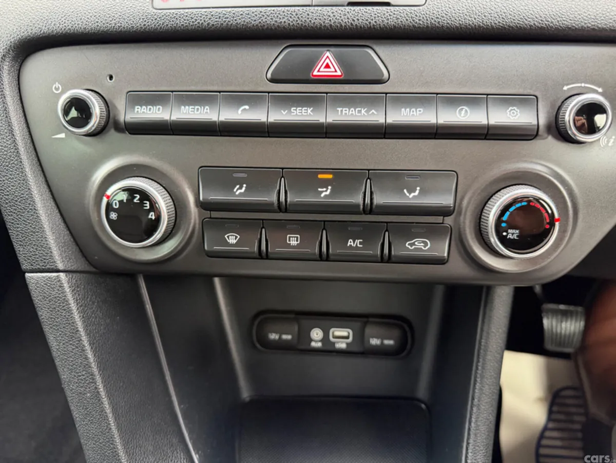 Kia Sportage MPV, Diesel, 2016, White