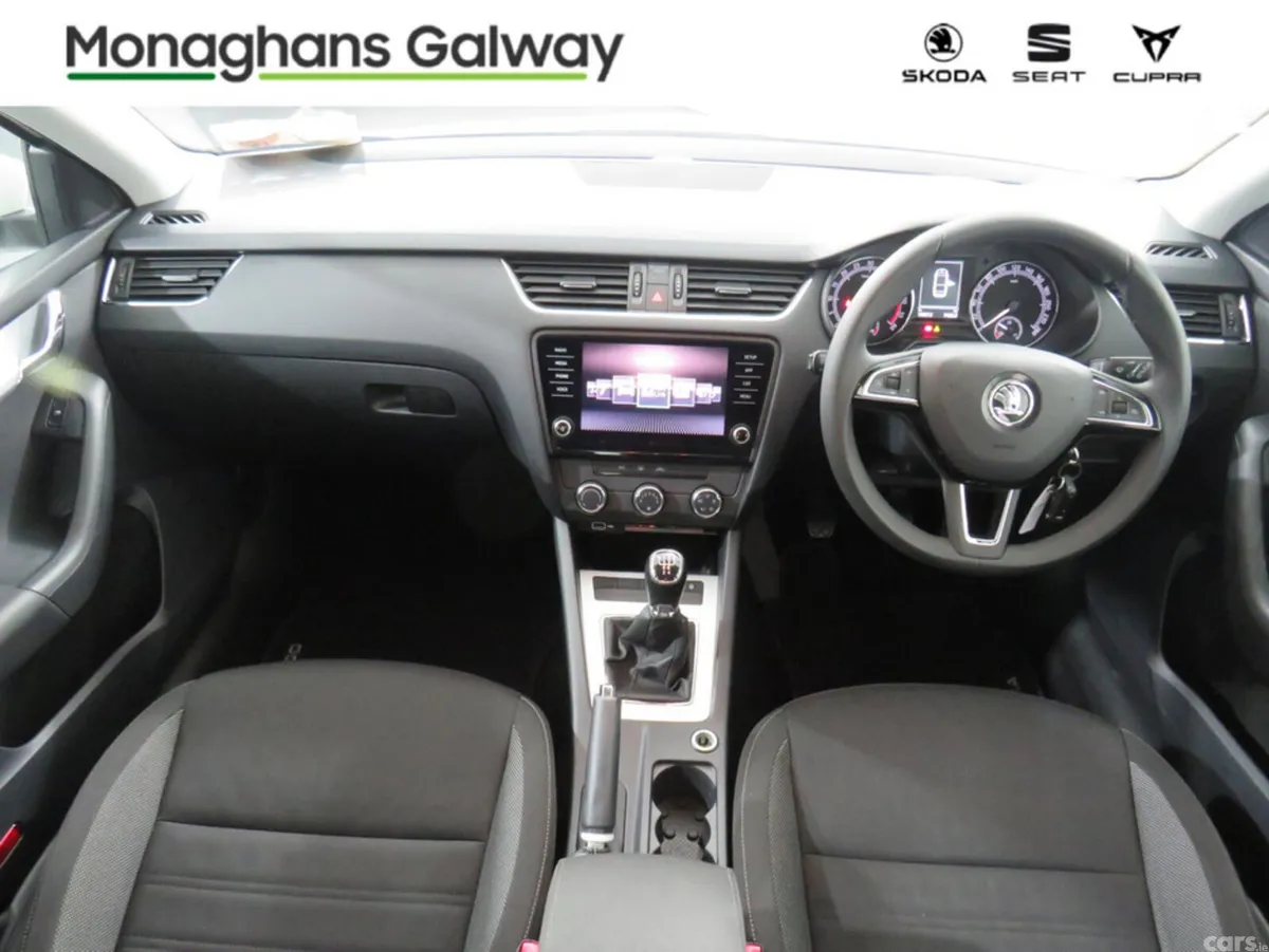 Skoda Octavia Hatchback, Diesel, 2019, White