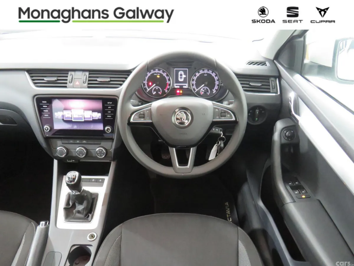 Skoda Octavia Hatchback, Diesel, 2019, White
