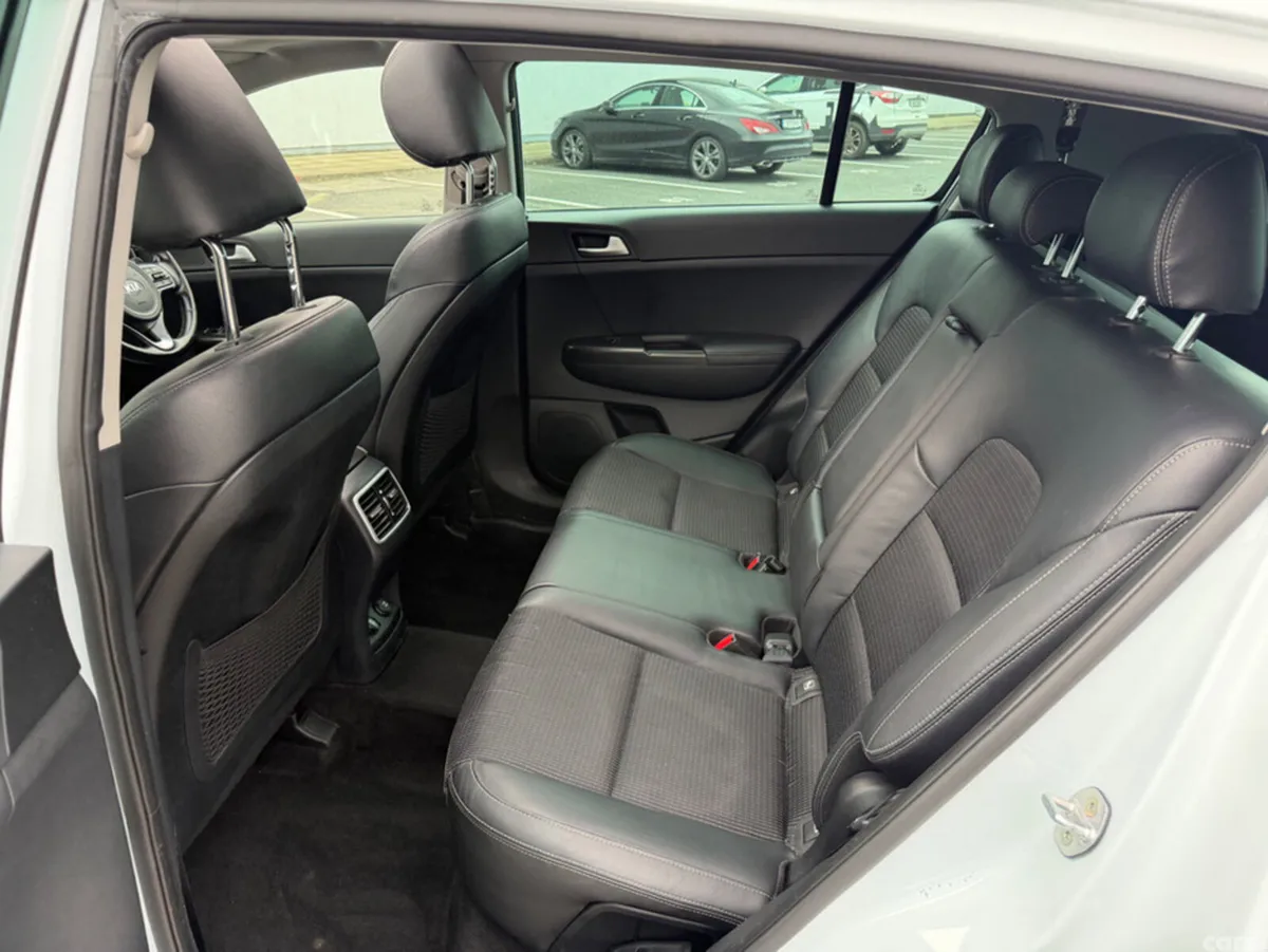 Kia Sportage MPV, Diesel, 2016, White