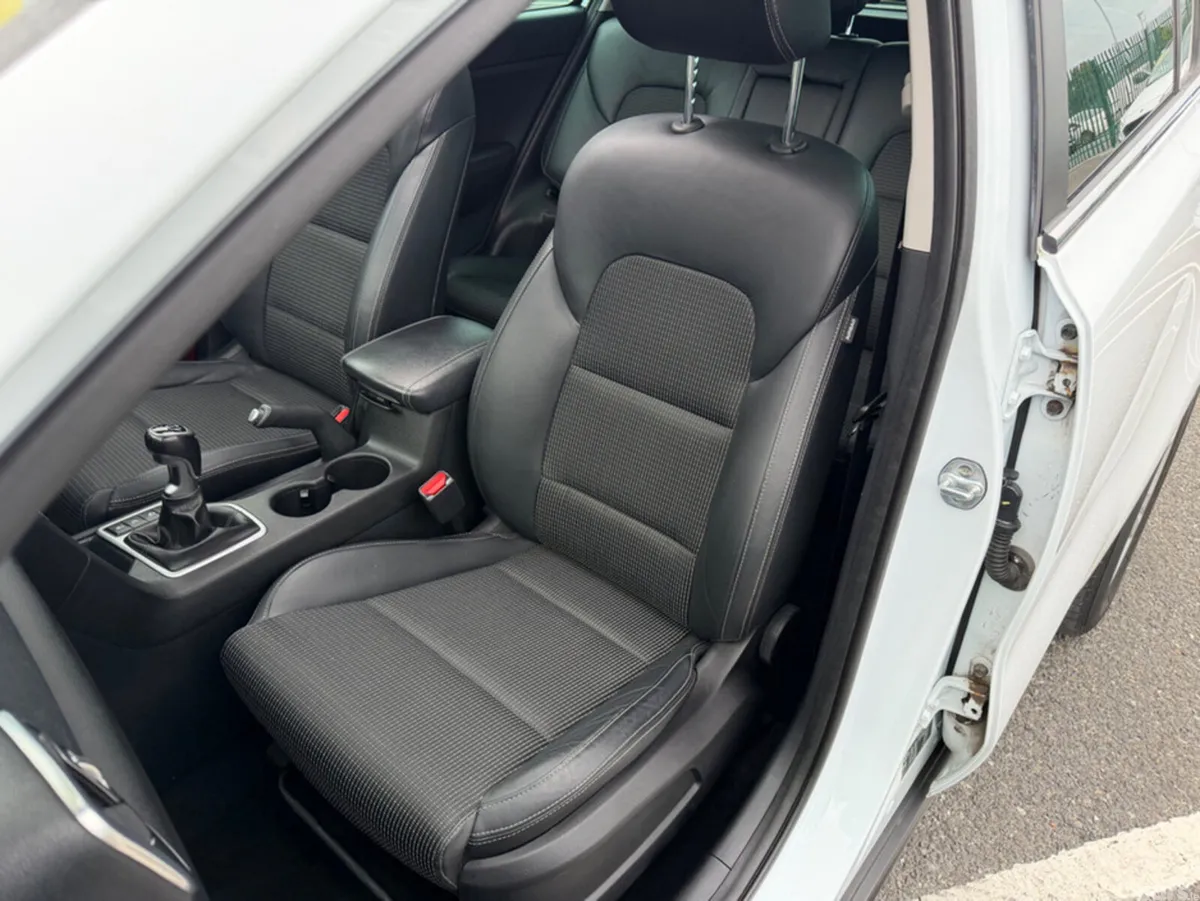 Kia Sportage MPV, Diesel, 2016, White