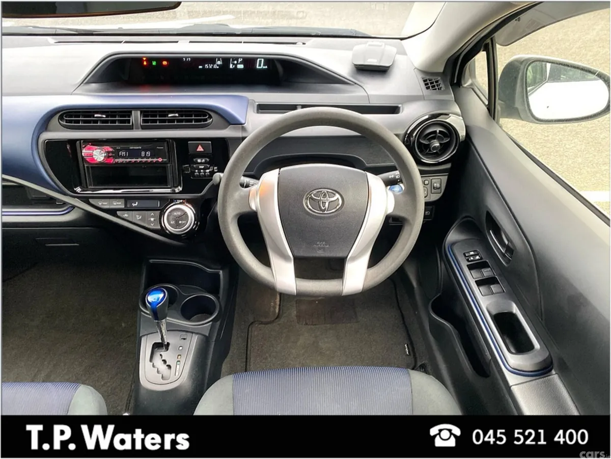 Toyota Aqua Hatchback, Petrol Hybrid, 2017, White