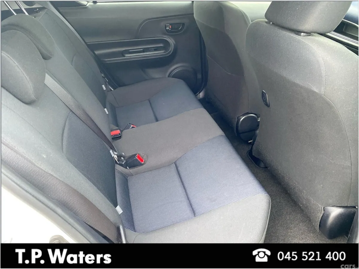 Toyota Aqua Hatchback, Petrol Hybrid, 2017, White
