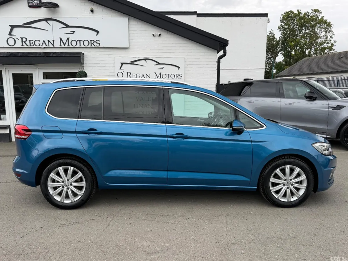 Volkswagen Touran MPV, Petrol, 2017, Black