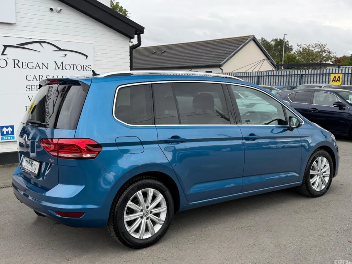Volkswagen Touran MPV, Petrol, 2017, Black