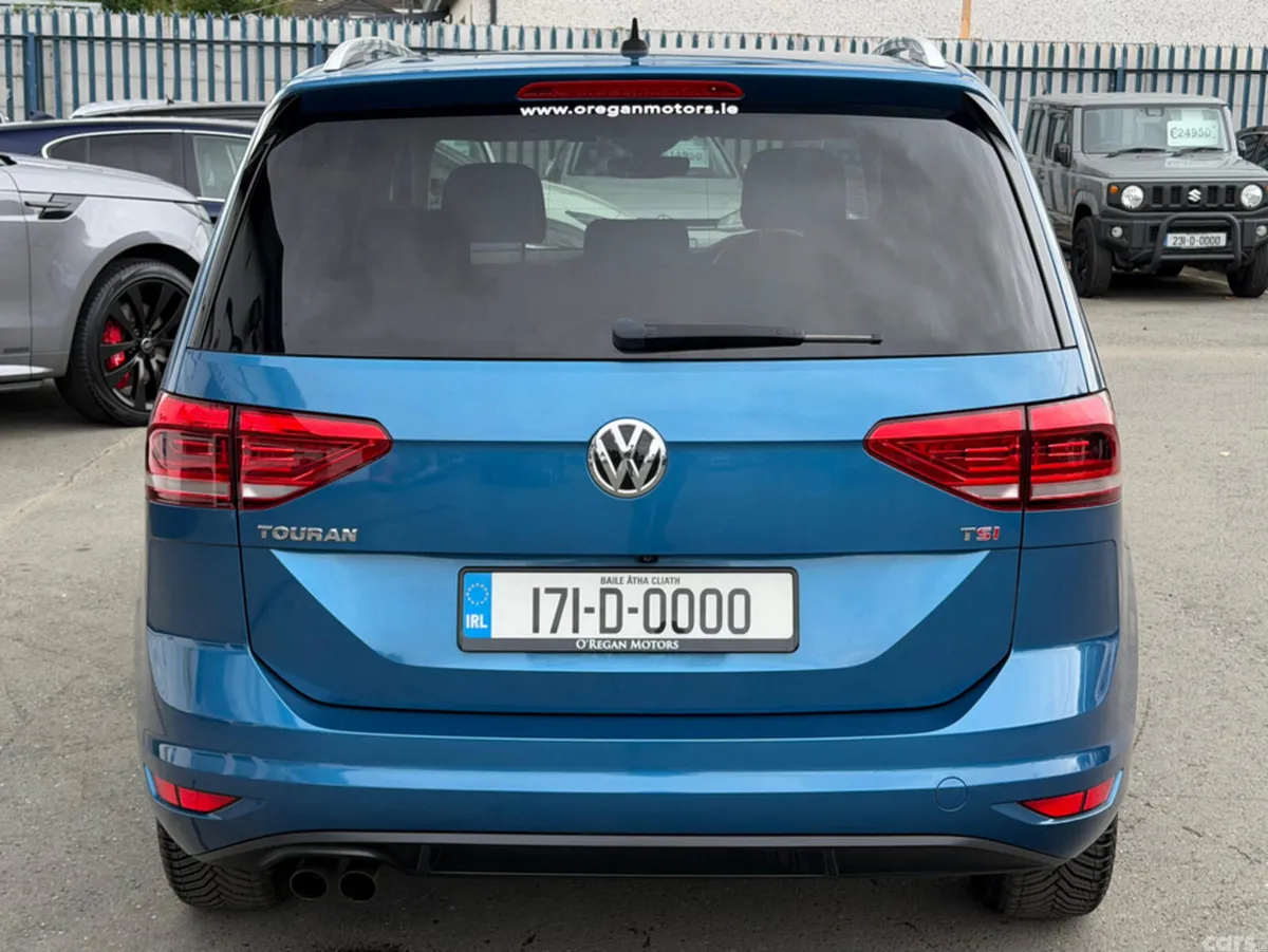 Volkswagen Touran MPV, Petrol, 2017, Black