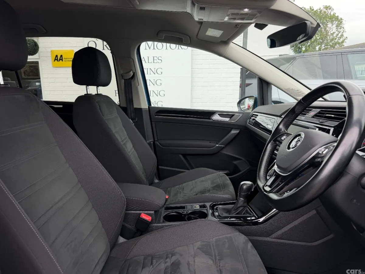 Volkswagen Touran MPV, Petrol, 2017, Black