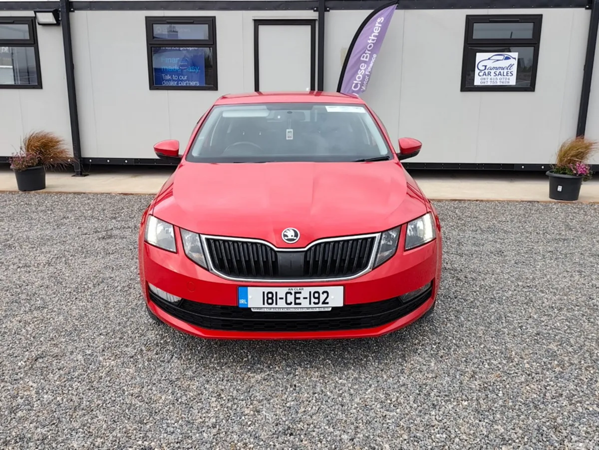 Skoda Octavia Hatchback, Diesel, 2018, Red