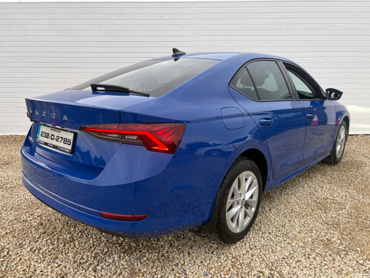 Skoda Octavia Hatchback, Diesel, 2023, Blue