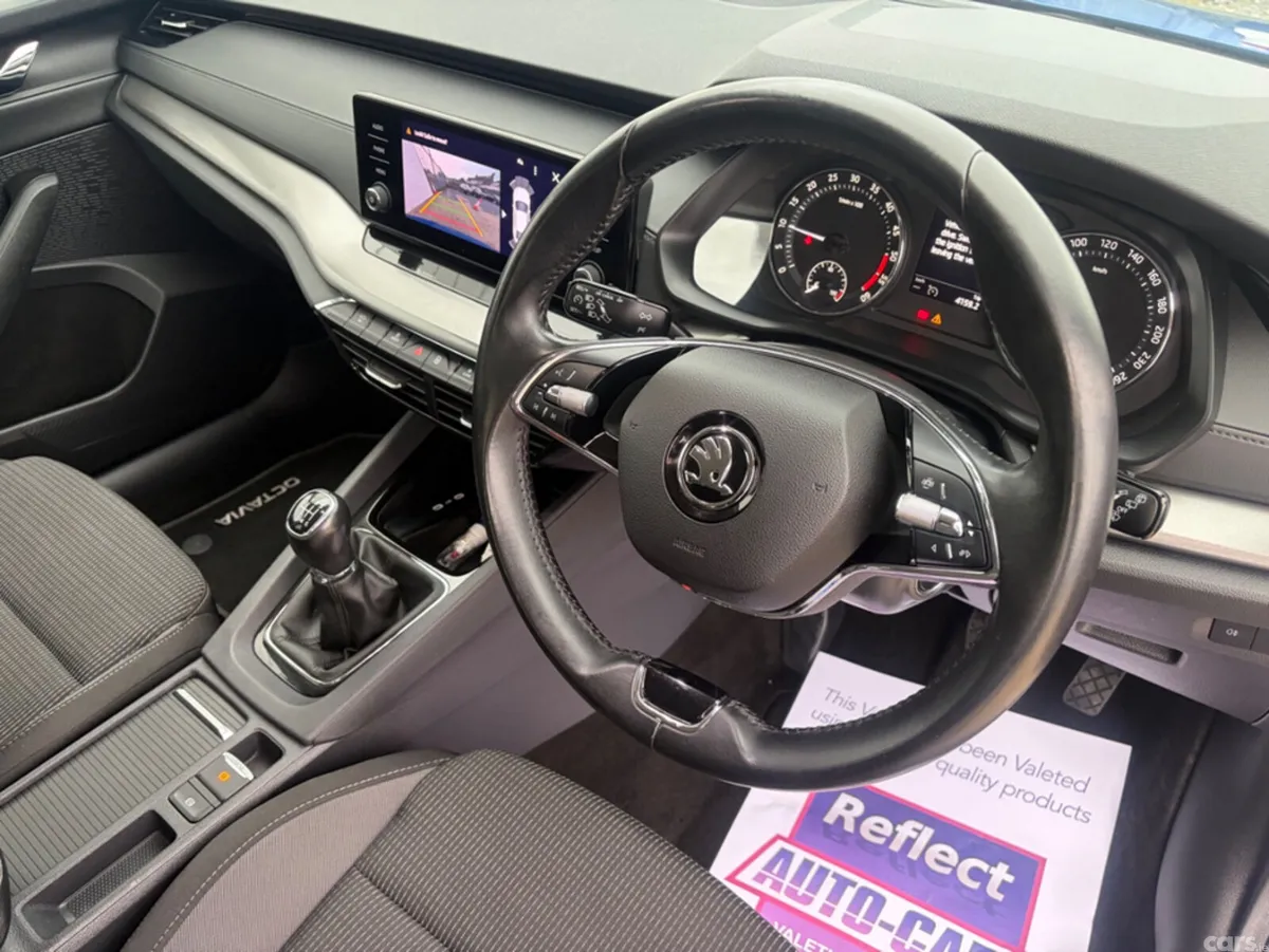 Skoda Octavia Hatchback, Diesel, 2023, Blue