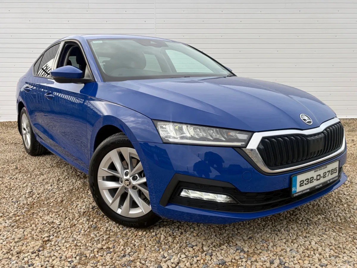 Skoda Octavia Hatchback, Diesel, 2023, Blue
