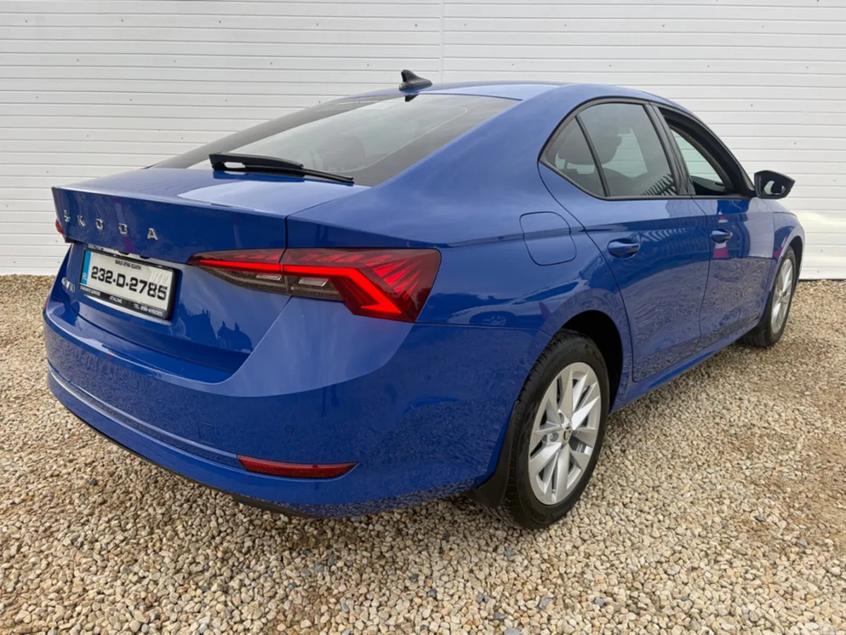 Skoda Octavia Hatchback, Diesel, 2023, Blue