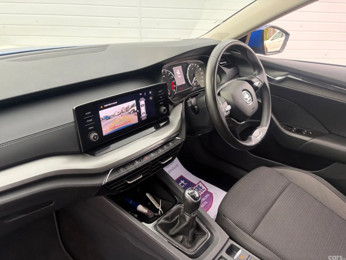 Skoda Octavia Hatchback, Diesel, 2023, Blue