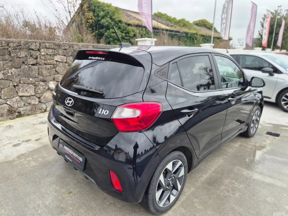 Hyundai i10 Hatchback, Petrol, 2023, Black