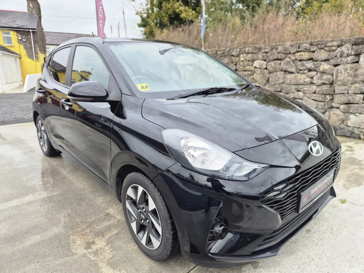 Hyundai i10 Hatchback, Petrol, 2023, Black