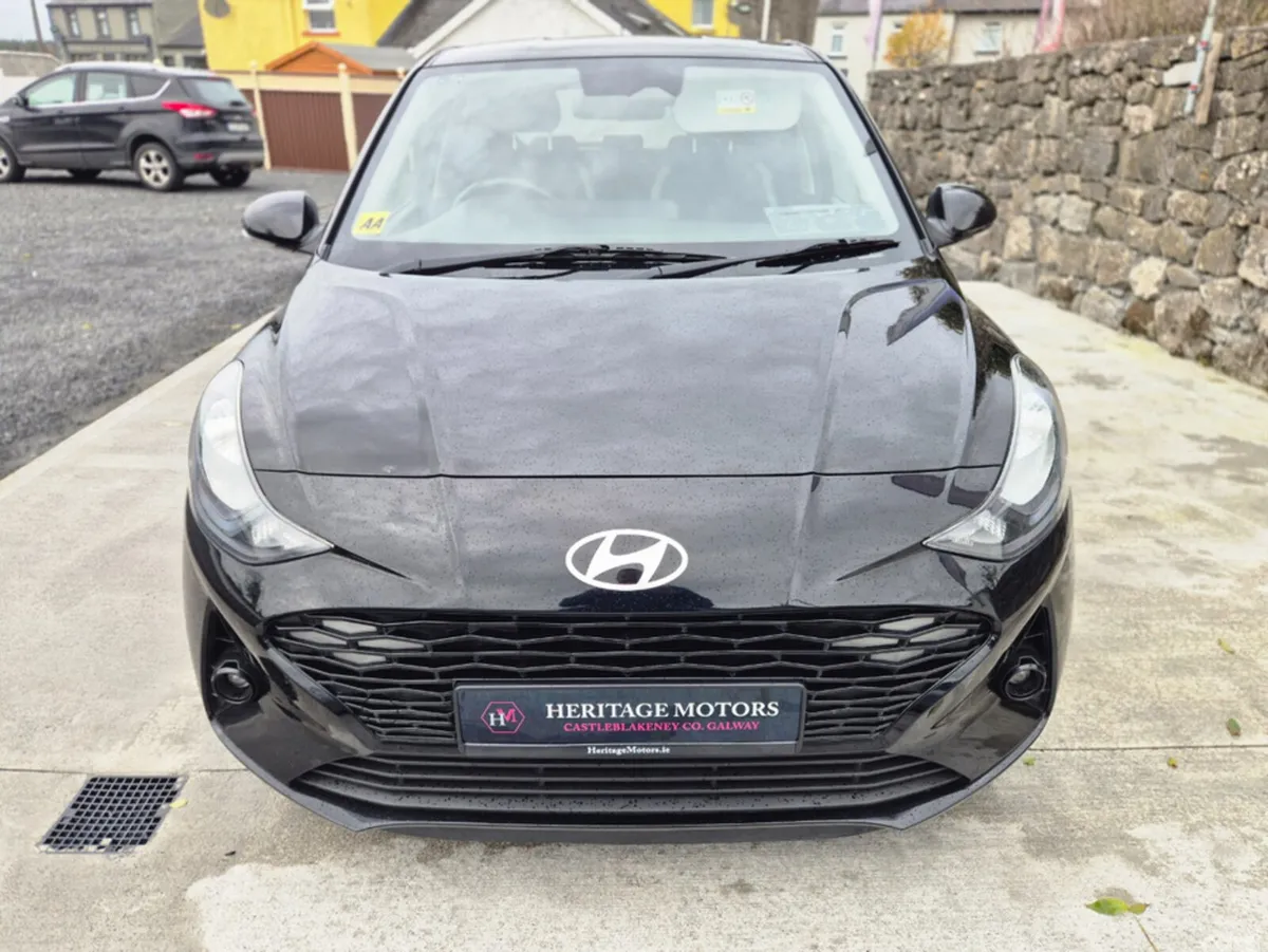 Hyundai i10 Hatchback, Petrol, 2023, Black