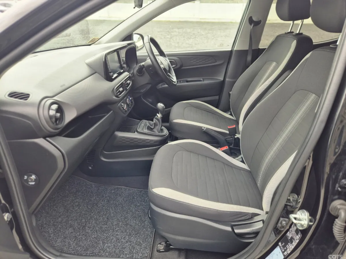 Hyundai i10 Hatchback, Petrol, 2023, Black
