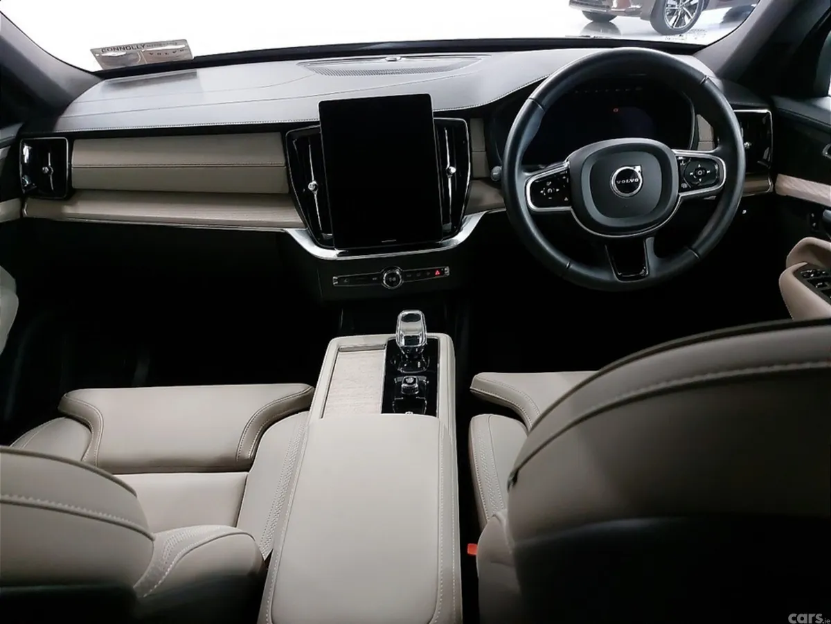 Volvo XC90 SUV, Petrol Plug-in Hybrid, 2025, Red