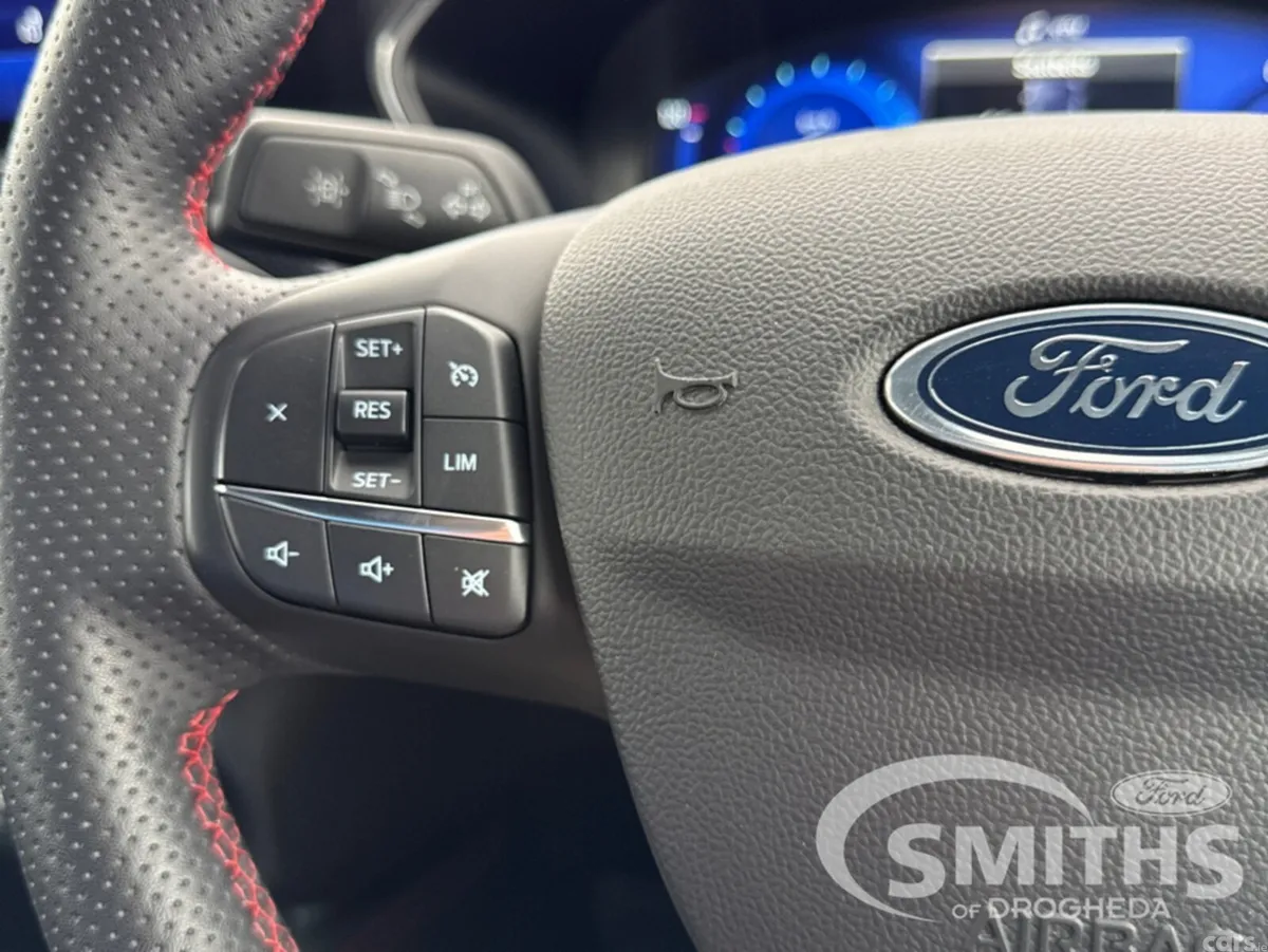 Ford Kuga MPV, Petrol Plug-in Hybrid, 2023, Grey