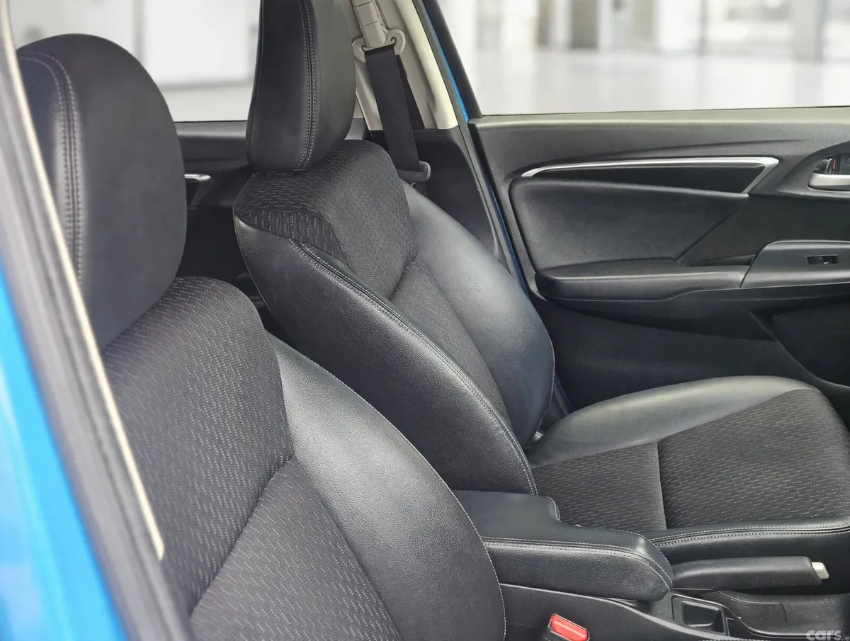 Honda Fit Hatchback, Petrol Hybrid, 2015, Blue