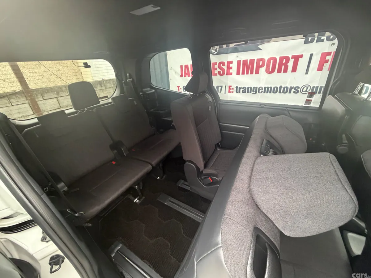 Toyota Noah MPV, Petrol Hybrid, 2023, White