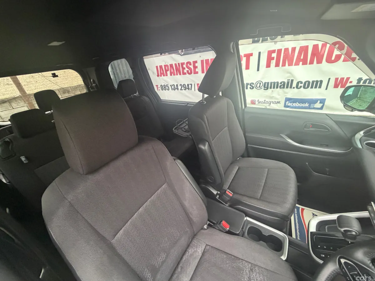 Toyota Noah MPV, Petrol Hybrid, 2023, White