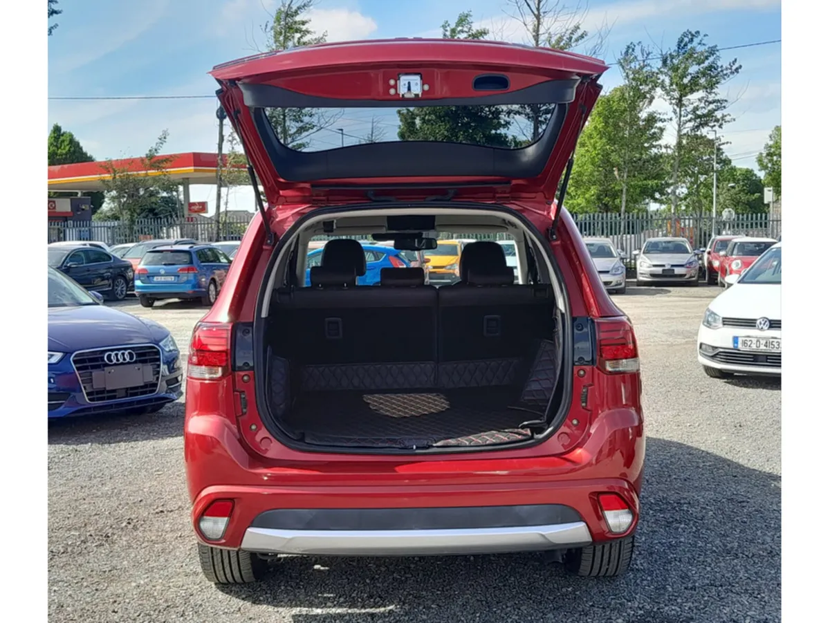 Mitsubishi Outlander SUV, Petrol Plug-in Hybrid, 2017, Red
