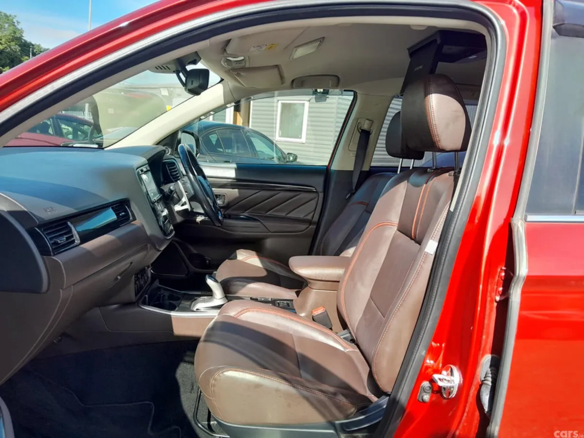 Mitsubishi Outlander SUV, Petrol Plug-in Hybrid, 2017, Red