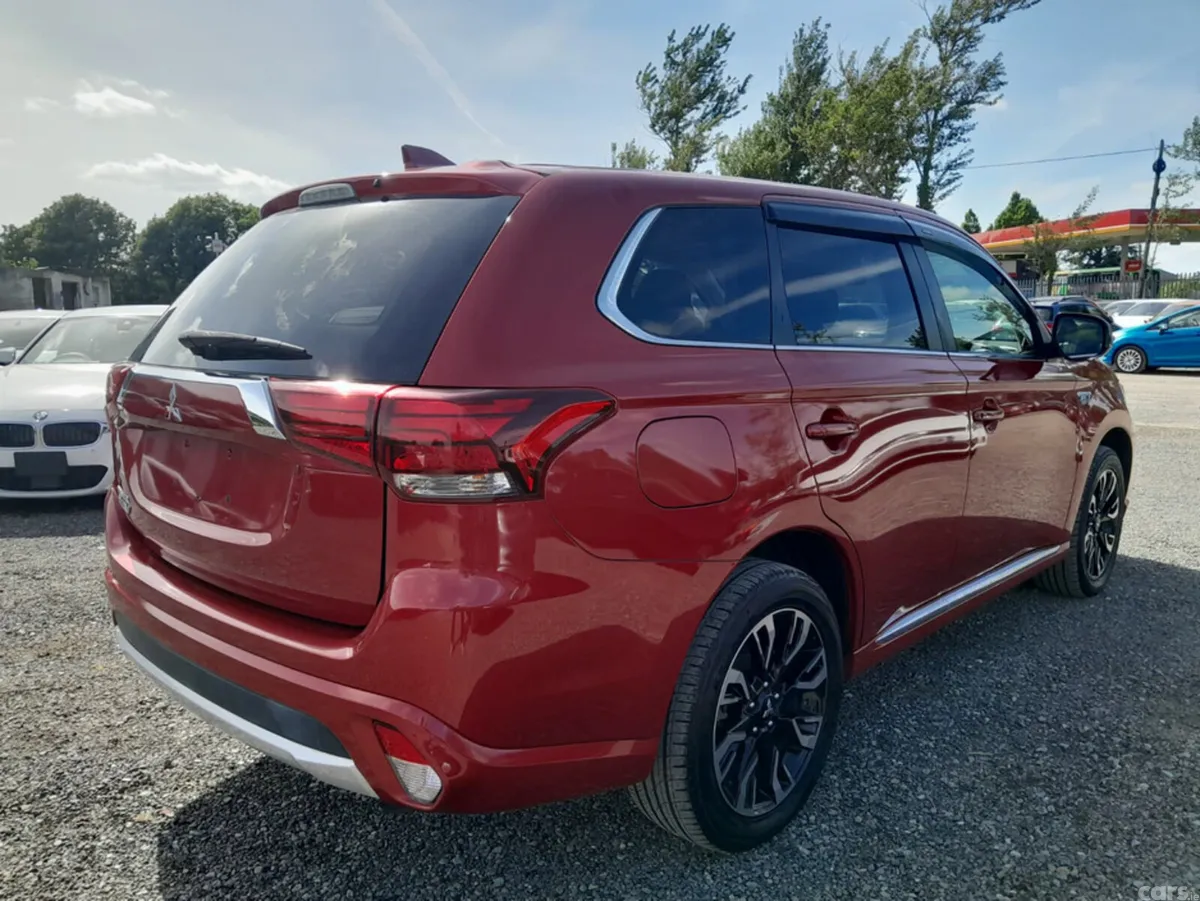 Mitsubishi Outlander SUV, Petrol Plug-in Hybrid, 2017, Red