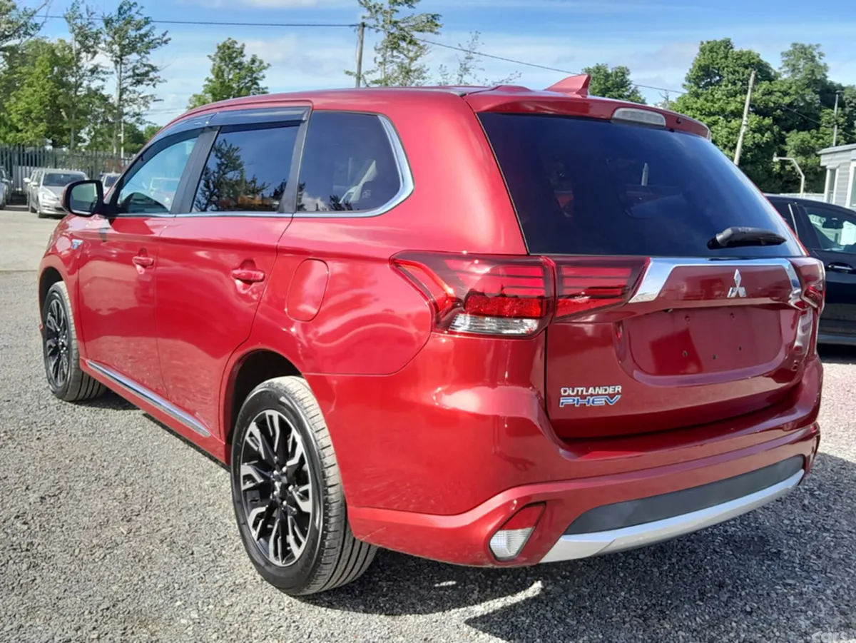 Mitsubishi Outlander SUV, Petrol Plug-in Hybrid, 2017, Red