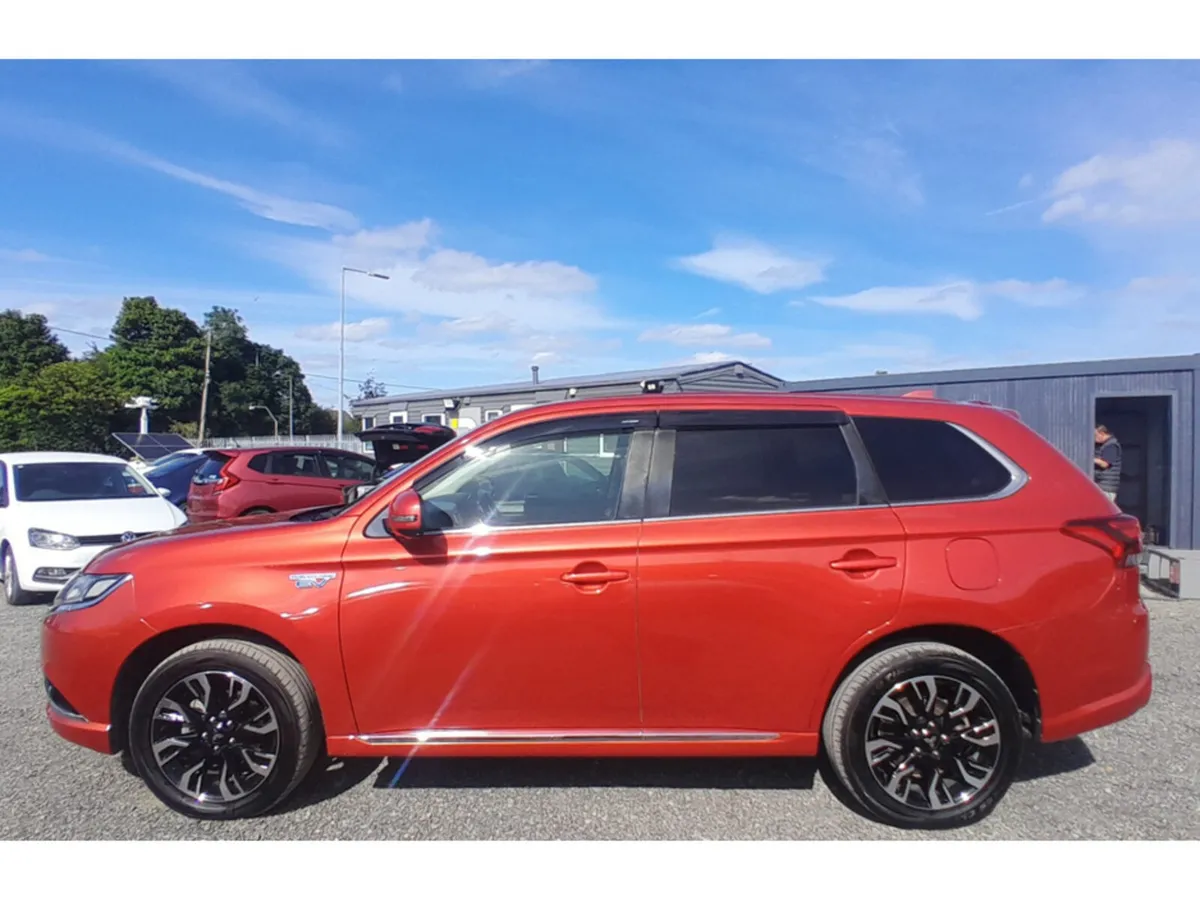 Mitsubishi Outlander SUV, Petrol Plug-in Hybrid, 2017, Red