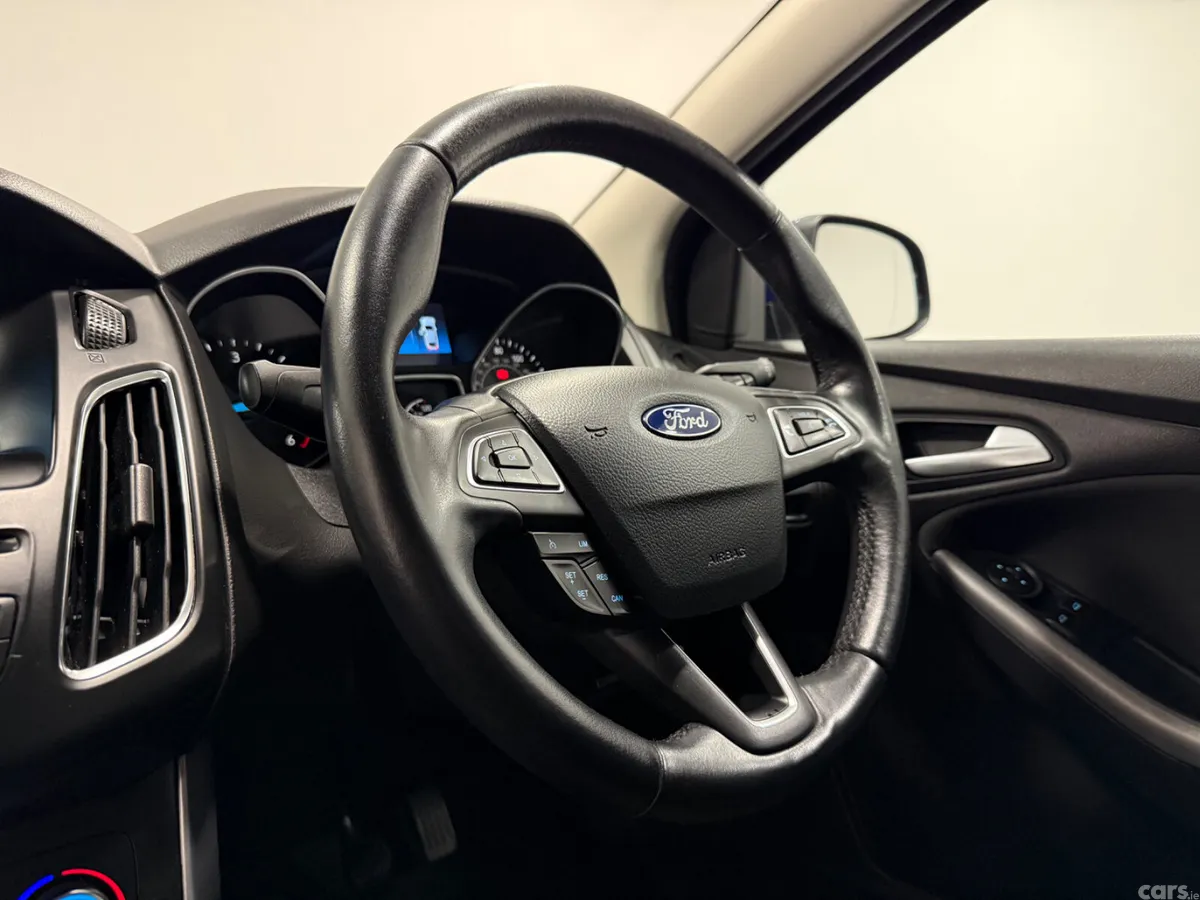 Ford Focus Hatchback, Diesel, 2017, Blue