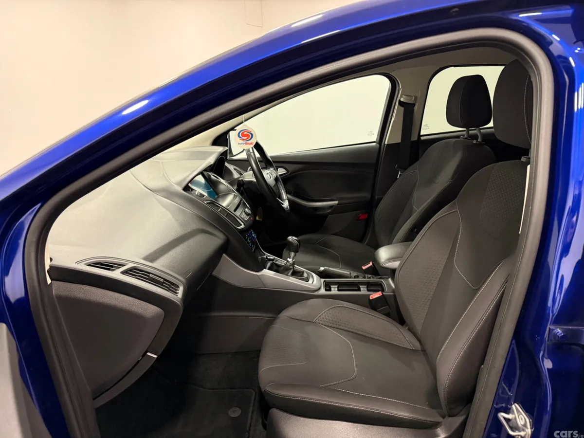 Ford Focus Hatchback, Diesel, 2017, Blue